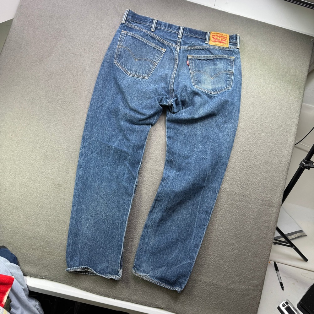 Levi's 501 Original Fit Jeans Men 40x34 (38) Blue Denim Medium Wash Button Fly - Picture 3 of 9